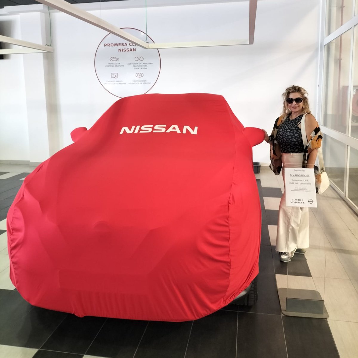 MacherMotor's tweet photo. 🔑 ¡Nueva Entrega!
Elena empieza a disfrutar de su nuevo Nissan Juke: un fantástico SUV totalmente preparado con un diseño único y con un nuevo motor híbrido de última generación capaz de ofrecer una respuesta con bajos consumos. 🥰 ¡Muchas gracias por tu confianza! https://t.co/EcQhaAXuVE