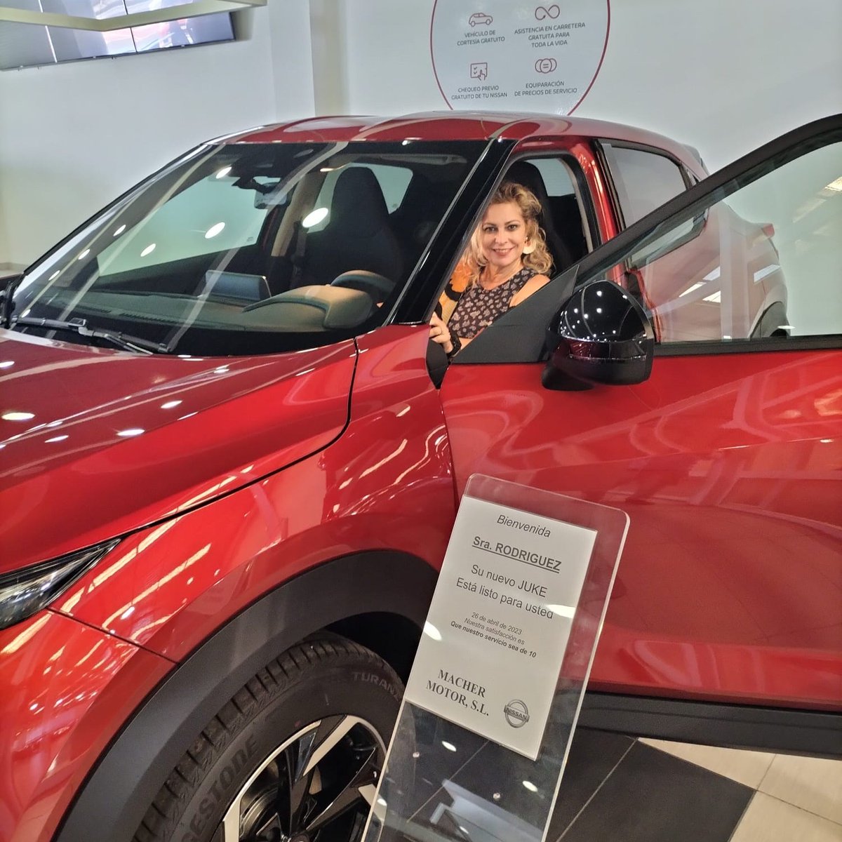MacherMotor's tweet photo. 🔑 ¡Nueva Entrega!
Elena empieza a disfrutar de su nuevo Nissan Juke: un fantástico SUV totalmente preparado con un diseño único y con un nuevo motor híbrido de última generación capaz de ofrecer una respuesta con bajos consumos. 🥰 ¡Muchas gracias por tu confianza! https://t.co/EcQhaAXuVE