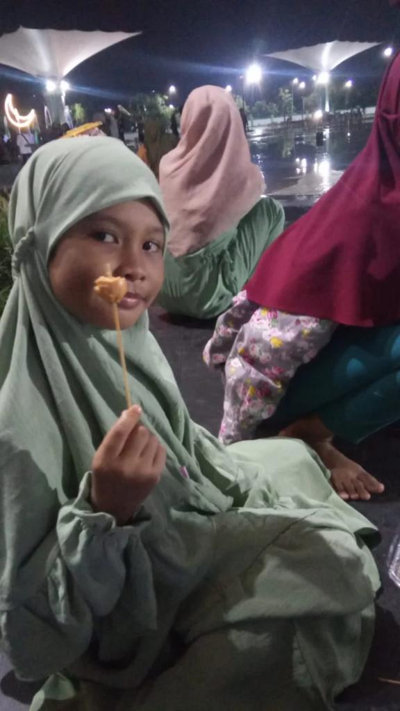 ratnarazz86's tweet photo. Kesayangan mamah.  Sabar yah sayang nanti kita di pertemukan lagi. 😢 https://t.co/t3SOxi3RXc