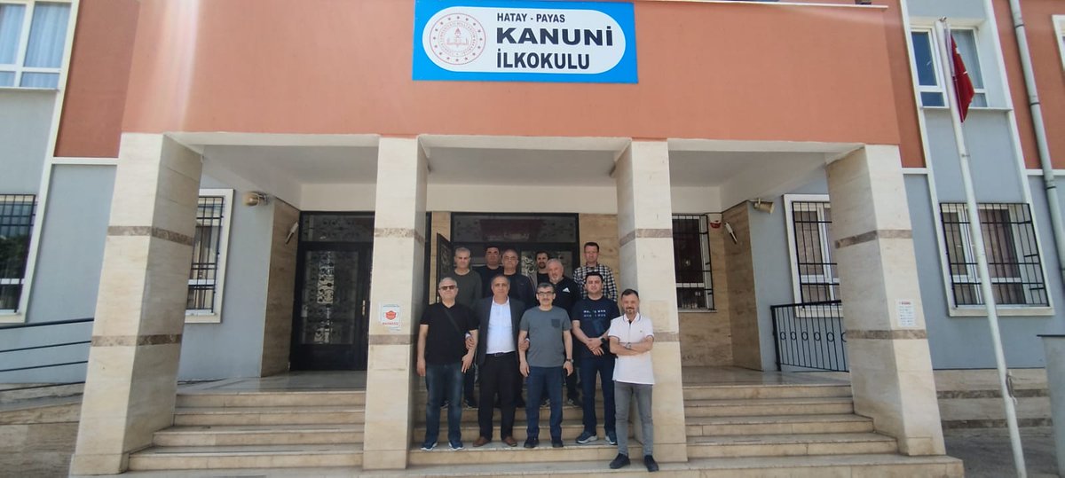 Devrek_mem's tweet photo. ÇEDES Projesi doğrultusunda, Şube Müdürümüz Muhammet Atlı başkanlığında ilçemiz okulları yönetici ve öğretmenlerinden  Hatay ili Payas ilçesine giden ekibimiz, kurumları ve kardeş okulları ziyaret ettiler. https://t.co/McqSn6VDlU