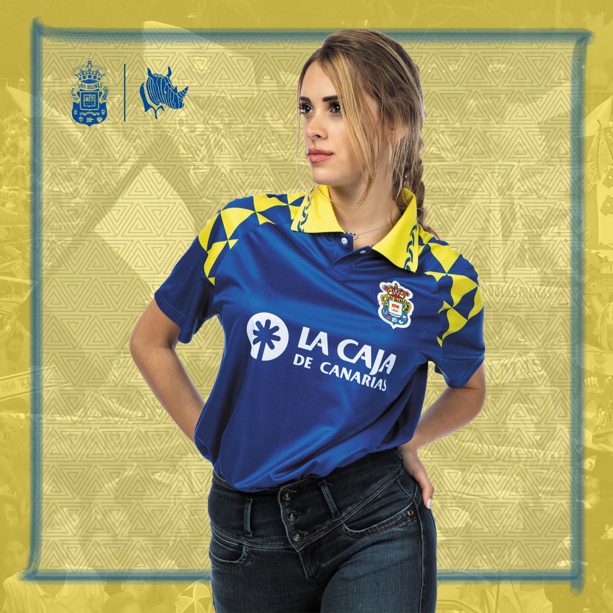 UDLP_Oficial's tweet photo. 😍 ¡ℕ𝕦𝕖𝕤𝕥𝕣𝕒 𝕔𝕠𝕝𝕖𝕔𝕔𝕚𝕠́𝕟 𝕣𝕖𝕥𝕣𝕠 𝕤𝕚𝕘𝕦𝕖 𝕔𝕣𝕖𝕔𝕚𝕖𝕟𝕕𝕠!

🥰 Encuentra desde hoy en la tienda oficial la mítica camiseta de las “Pintaderas” (1994-1997).

📲 https://t.co/BV8B1LEe8w 

#LaUniónHaceLasPalmas 💛💙 @Coolligan https://t.co/vNvN15hF2y