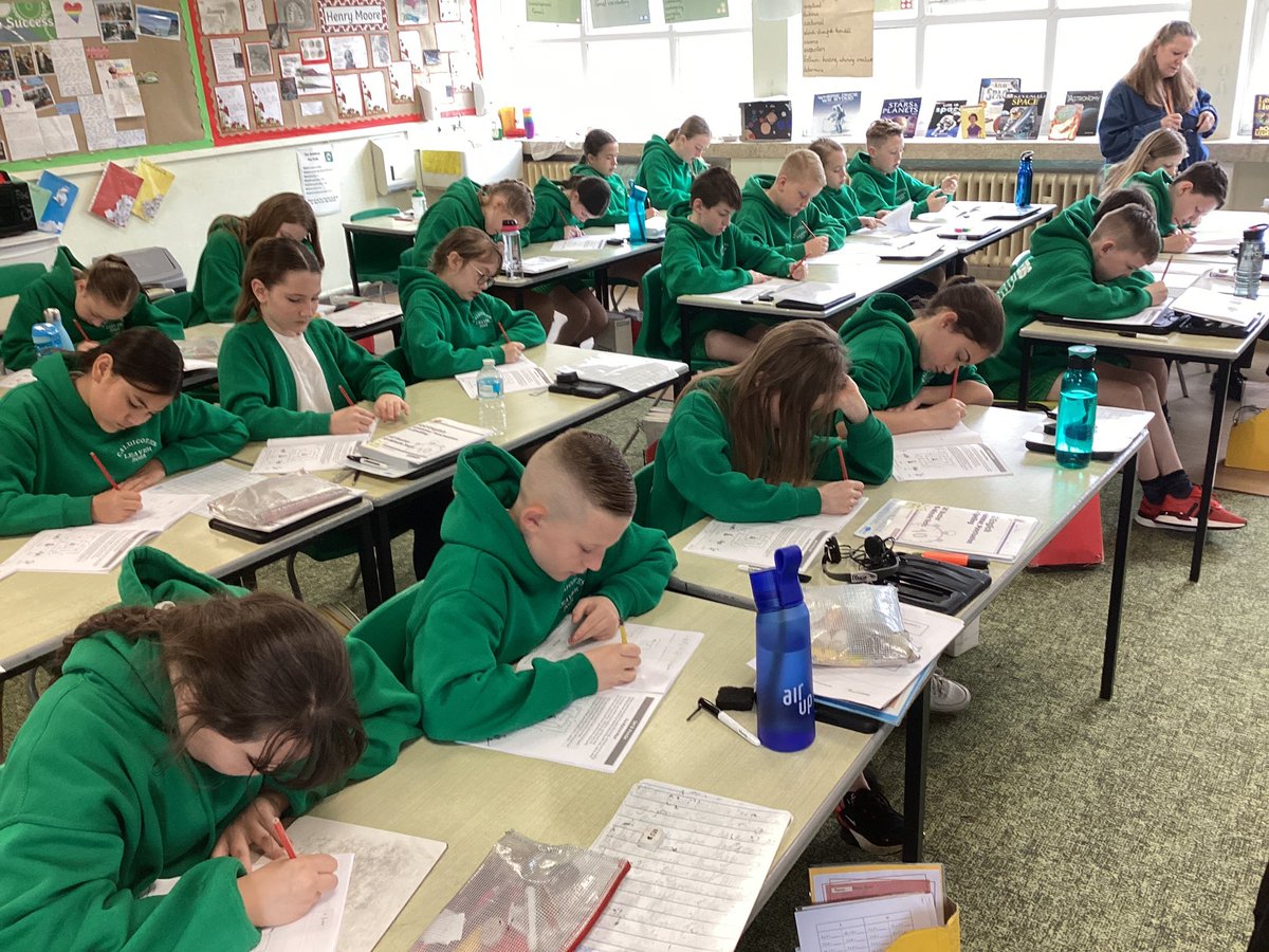 CaldiY6's tweet image. Y6 doing a 10 minute arithmetic test. #pushingourlimits #fullmarks @AETAcademies @CaldiPrimary @CaldiY6  @CNicholson_Edu @vianclark