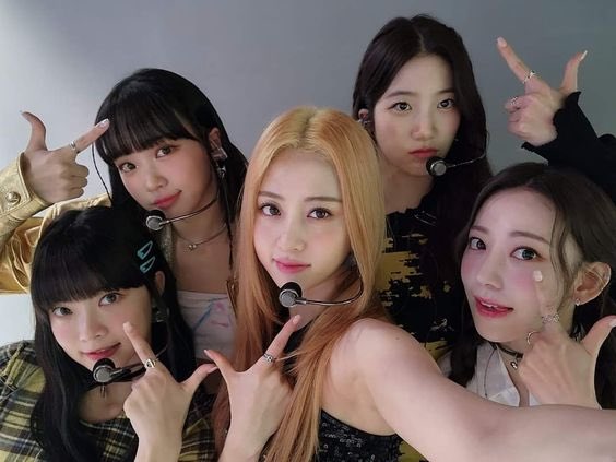 zerickyone's tweet image. zb1 as le sserafim songs ☆