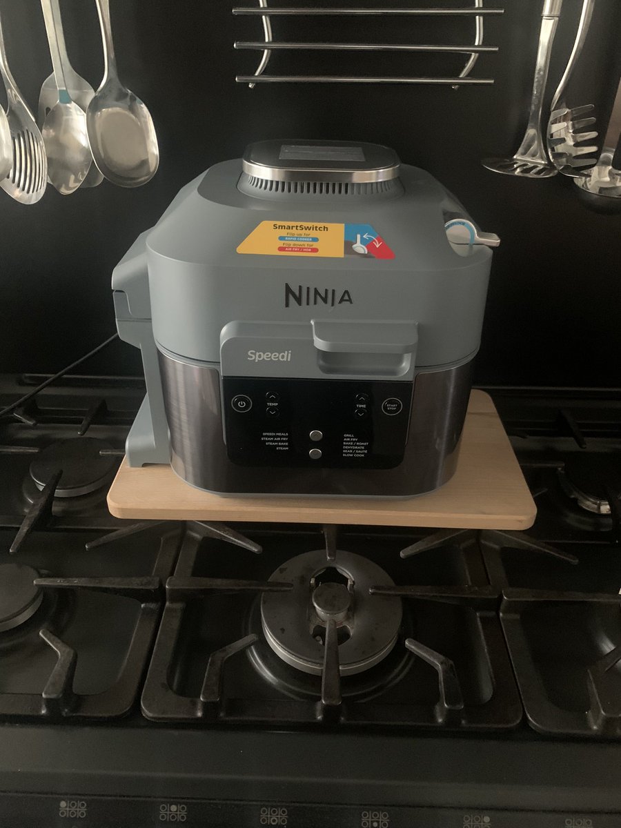 Sionilo's tweet image. Will be trying this bad boy out later today. Early birthday present from Phil and Kirsty and girls, very much appreciated! 👍 #multicooker #Airfryer #Ninja #Speedi 
Testing Bread making will be first out