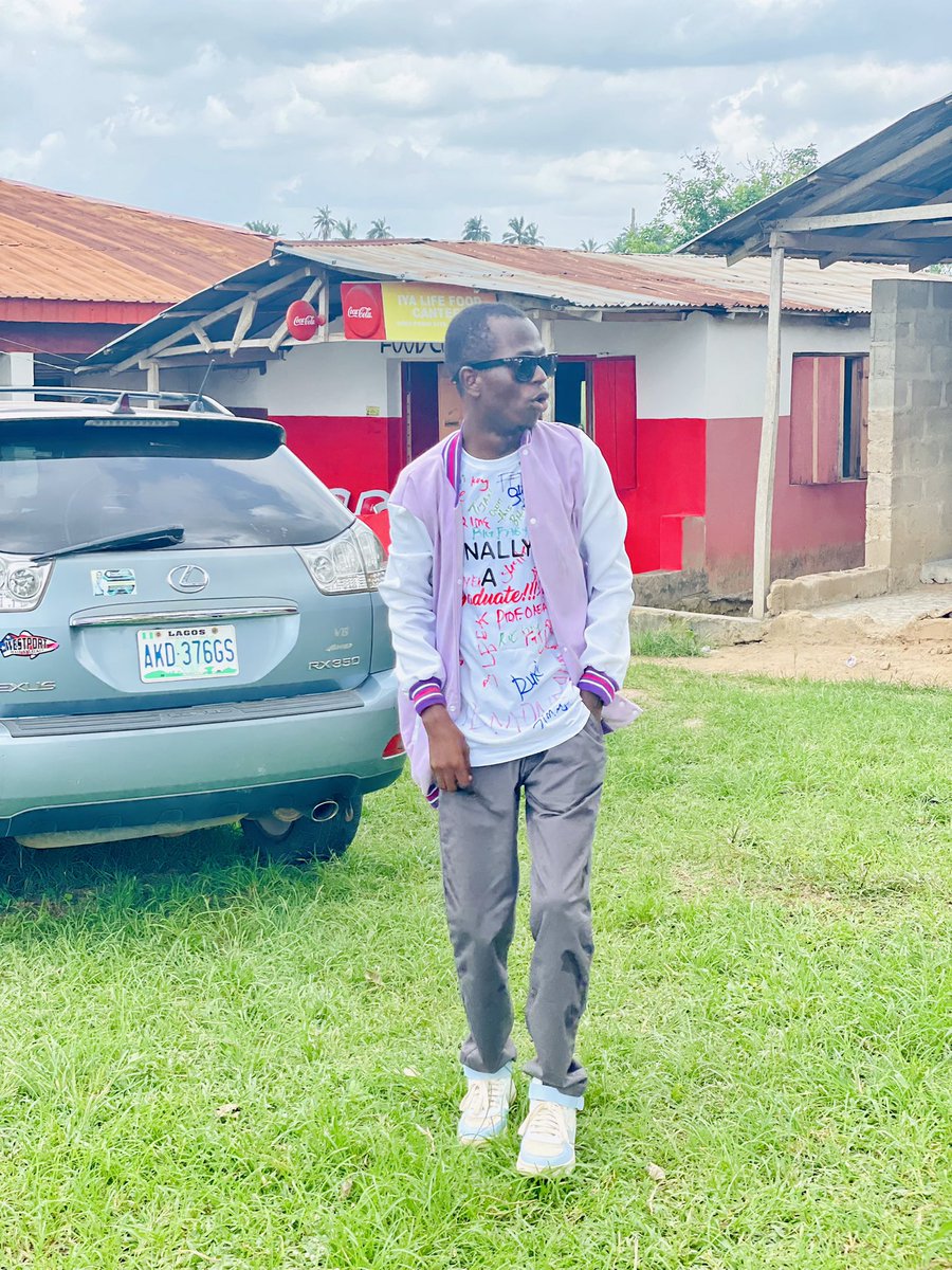 big_oled's tweet photo. BSc bagged. Thanks be to God
#Oousignout https://t.co/HG7rWt10EO