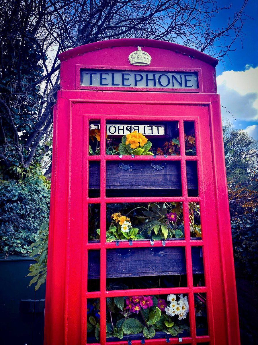 DofENorth's tweet image. Today is #OnYourFeetBritain
This is a national activity awareness day which encourages people to participate in fun &amp;amp; simple activities to get them to move more at work.
We decided to have a walking team meeting. It was a great opportunity for us to build stronger relationships.