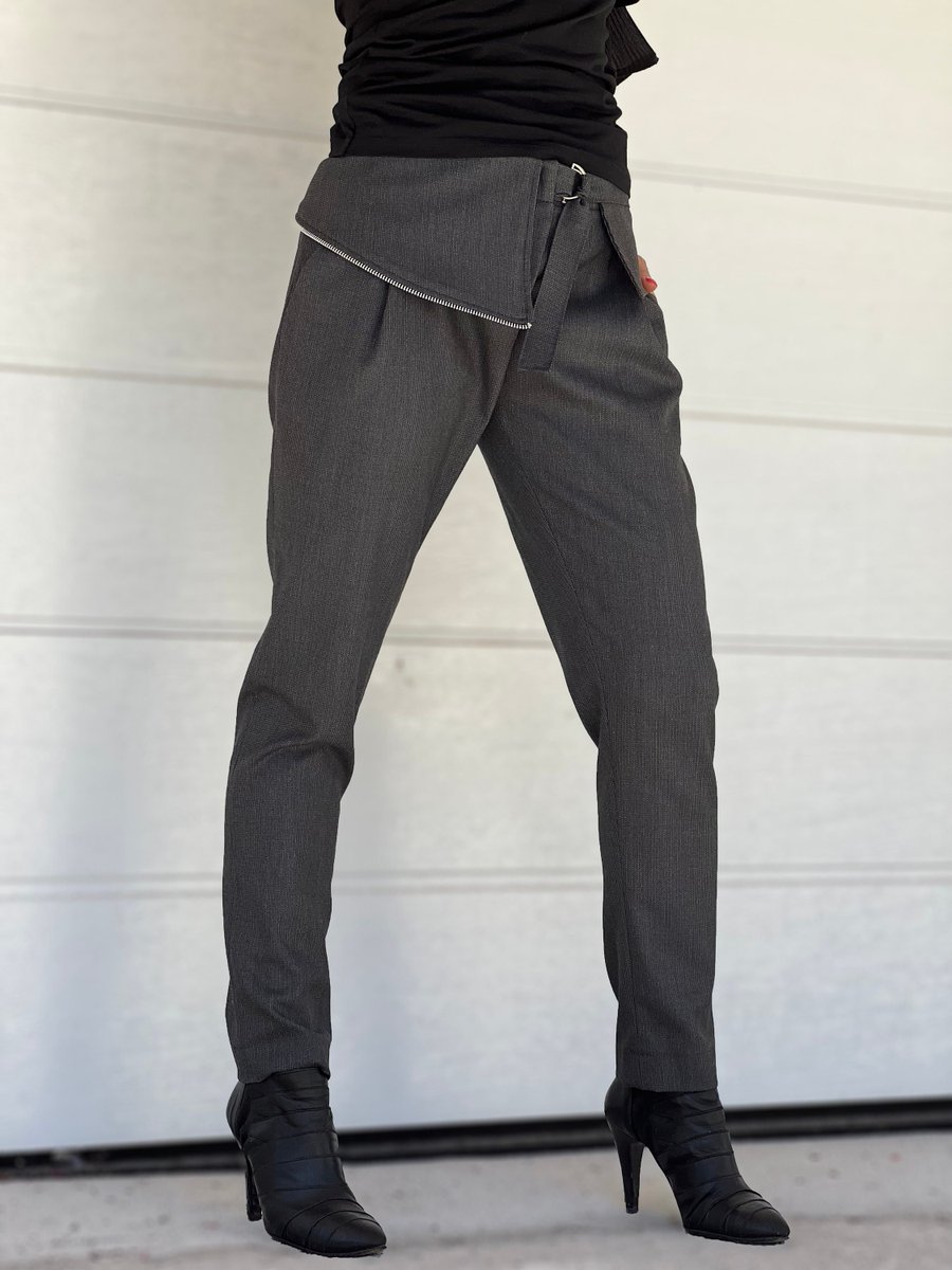 Muzeva1's tweet photo. Wrapover Grey Pants | All Season Wear Business Pants | Minimalist Urban Pants with Pockets | Lush Fresh Trousers made by Muzeva https://t.co/0a46O9VgvJ #halloween #abstract #minimalist #mid #slim #ankle #button #harem #substainable #etsy #ecofriendly https://t.co/bpVk66ZanV
