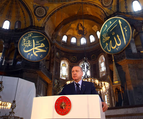 Safımda, tarafımda bellidir. Yanındayım Reis...