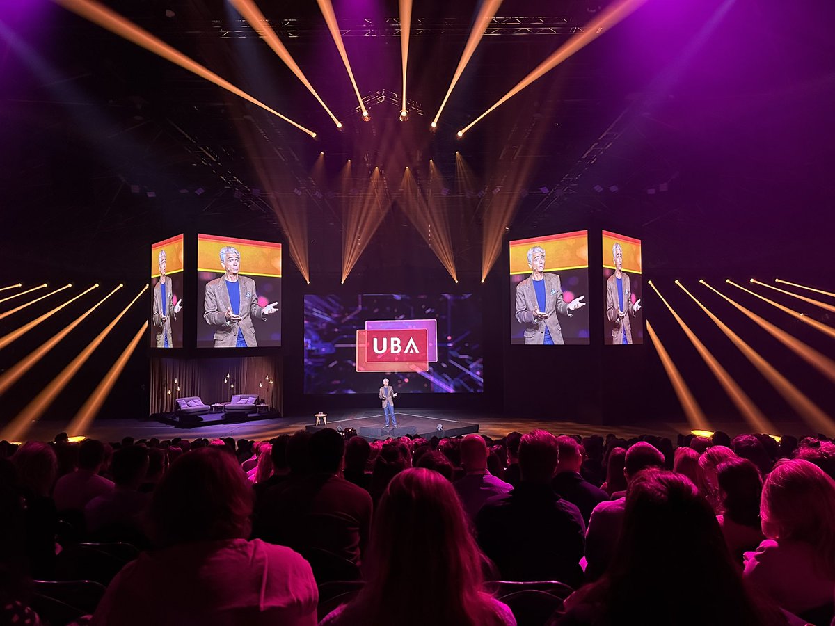 Very Inspiration talk at #UBaTrendsDay with <a href="/BruceTurkel/">Bruce Turkel</a>