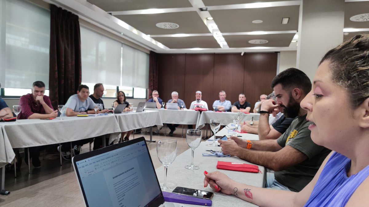CCOO_FER's tweet photo. 🚇🚋Segundo día de las IX Jornadas de Metro de @CCOO_FER  en #Granada.  Debatimos sobre agresiones al personal ferroviario, protocolos de actuación y la figura del "Agente de Autoridad".
#StopAgresiones https://t.co/pBzsBoznee
