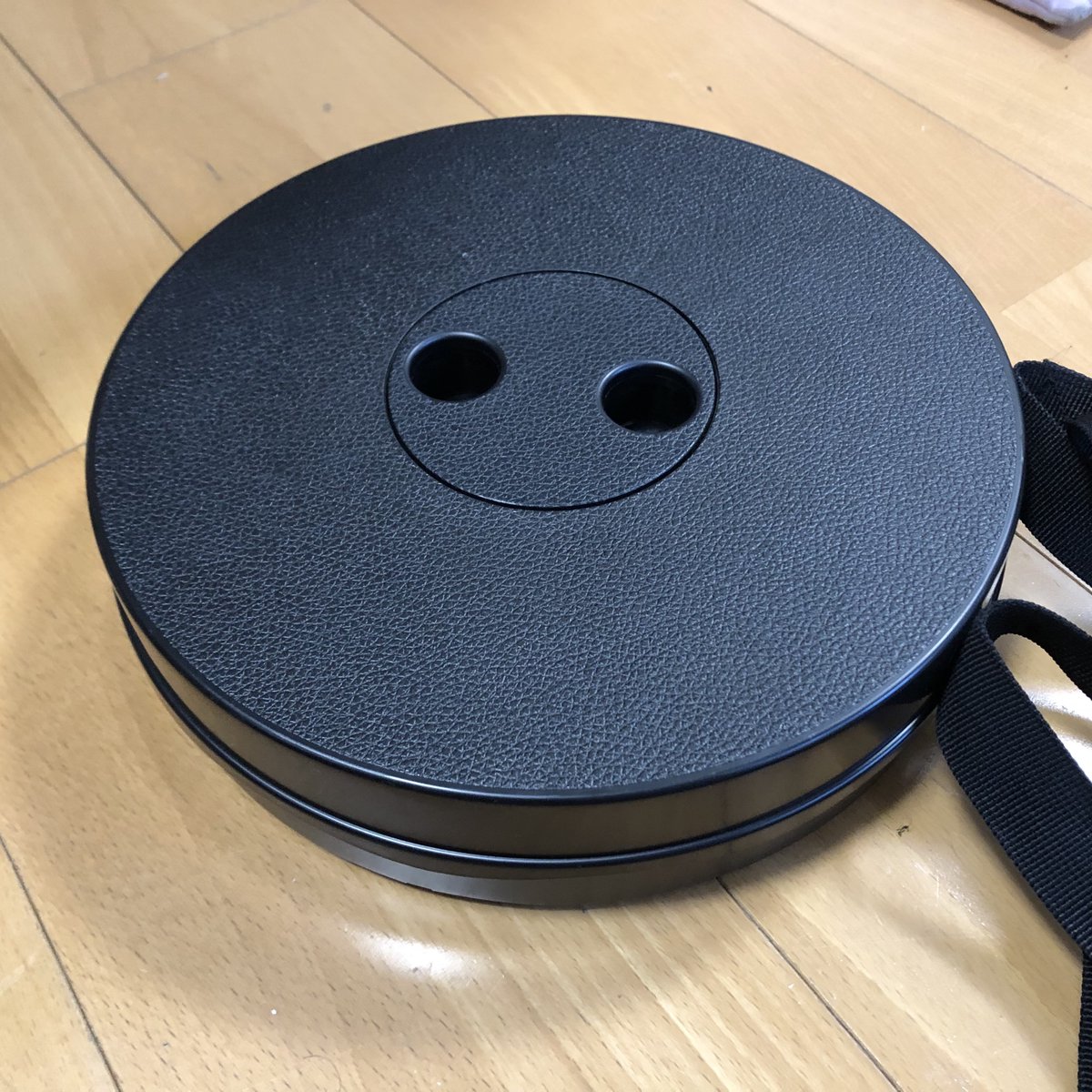 屋外でのスケッチ用に購入した折り畳みスツール便利！
今までダイソーの折り畳み椅子を使ってたけど、安定感が全然違う。
https://t.co/eEmbf2MJF1 https://t.co/L5dxSDFhmI