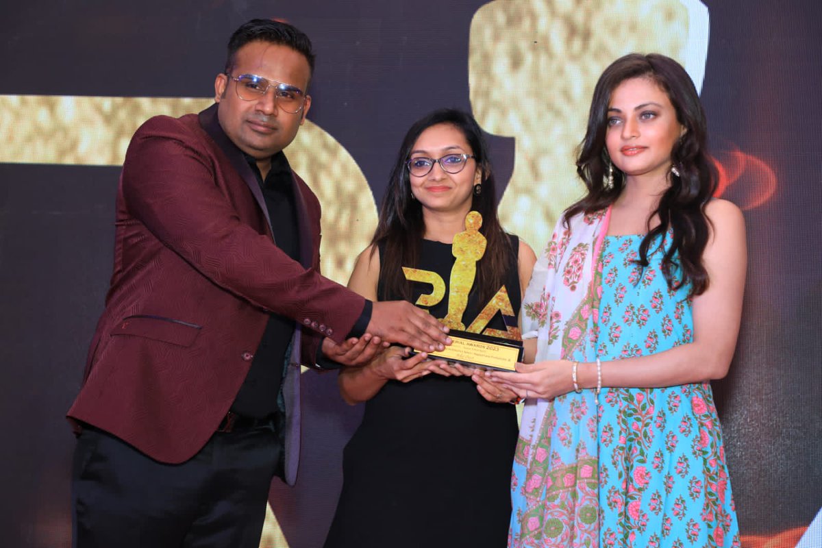 TamasApp's tweet photo. Bikesost won the Real Imperial Awards 2023, for which many congratulations to her, may she keep moving forward in her life.

 @snehaullal
 @coachsagarsinha
@officialrahulroy
@raazrajpoot_gangaura
@simantsingh48
#realimperialawards 
#raazrajpootgangaura 
#Awardsceremony https://t.co/wHUIBXr4Xp