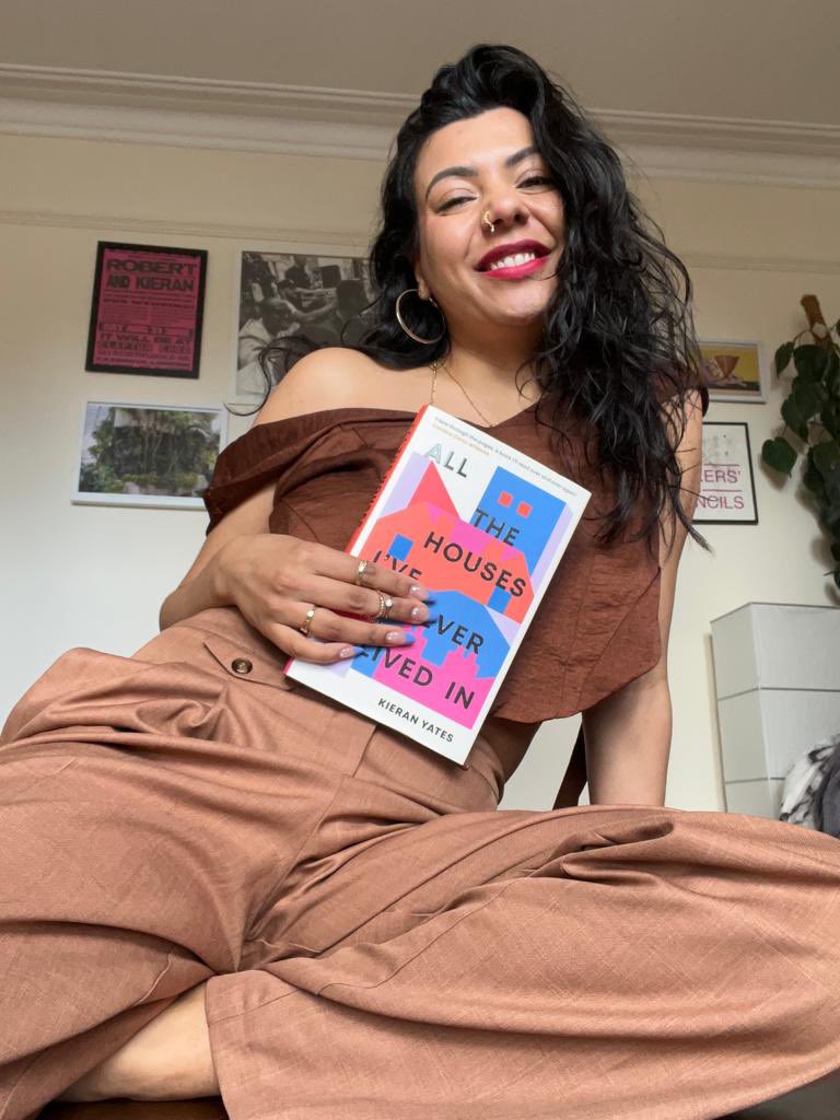 MY BOOK IS OUT TODAYY ✨✨I loved writing this book and I hope you can feel that - it’s a project from my heart + hope it’s a valuable contribution to the conversation around housing, how it impacts every part of how we live and how we must make home a right for everyone ✨✨✨