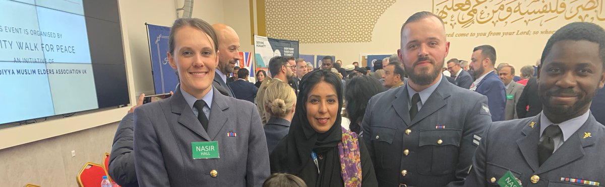 L4AllHate4None's tweet photo. 🖼️🚶♀️ before dinner, guests had the opportunity to tour the exhibitions and explore the stunning Baitul Futuh Mosque. Can't wait to learn more about the rich history and architectural beauty of this sacred space. #CulturalHeritage #MosqueTour https://t.co/ehLePKGKZV