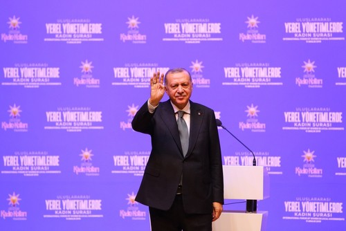 Turkije: Erdogan annuleert geplande optredens wegens ziekte - Lees verder via: namonieuws.nl/2023/04/27/tur… 

#AKP #Buikgriep #Erdogan #Erdoganziek #Liveinterview #Oktay #Optredensafgezegd #Turkije #Turkijeverki...