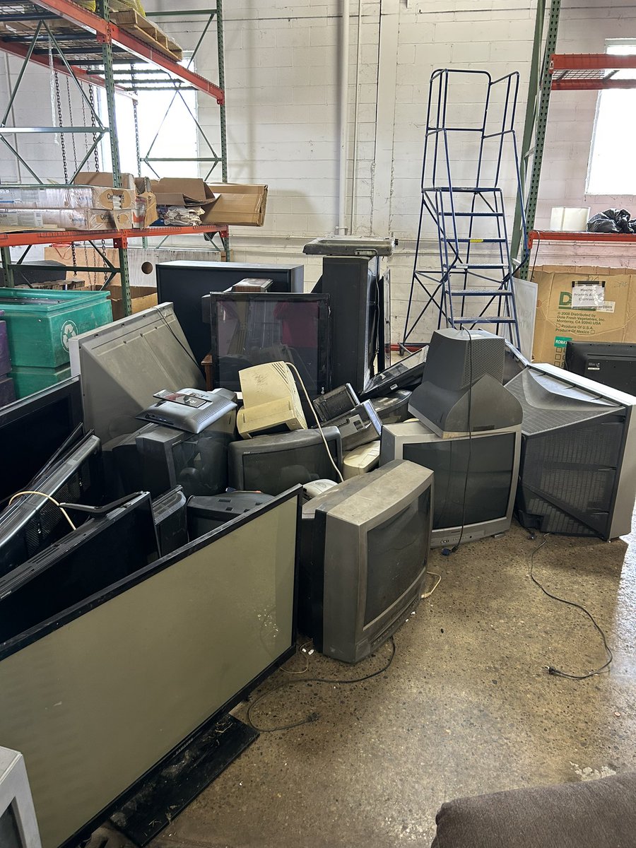 We were able to recycle thousands of pounds of electronics from Recycling Events that we donated our services to on Earth Day last Saturday! #JunkKing #GreaterCincinnati #NKY #Recycle #EarthDay