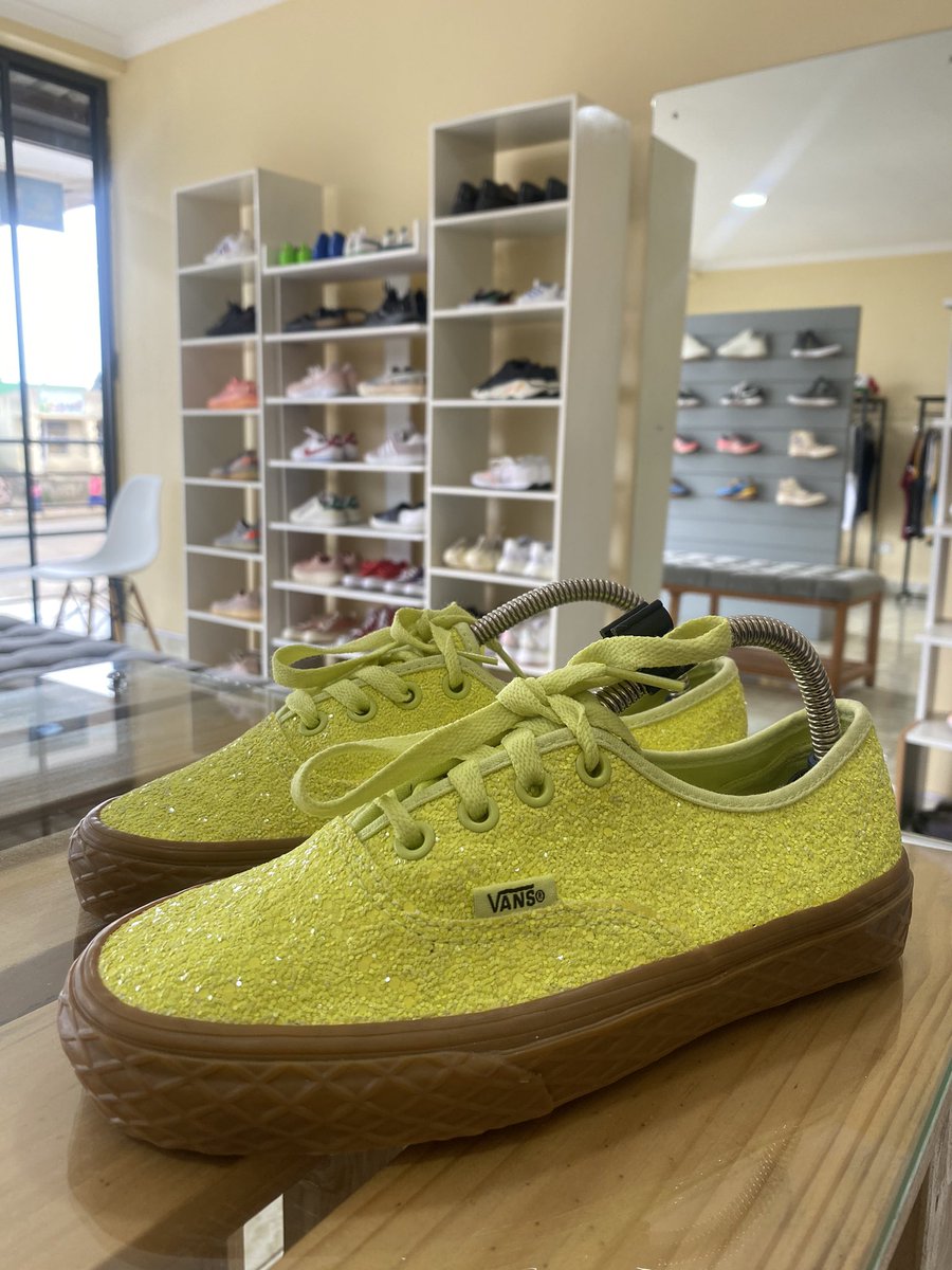 skuvafashions's tweet image. Vanz Off The Wall
Ice cream glitter 
Size 3.5(36)
K25,000
+265997301751
📍Blantyre,Chilomoni
