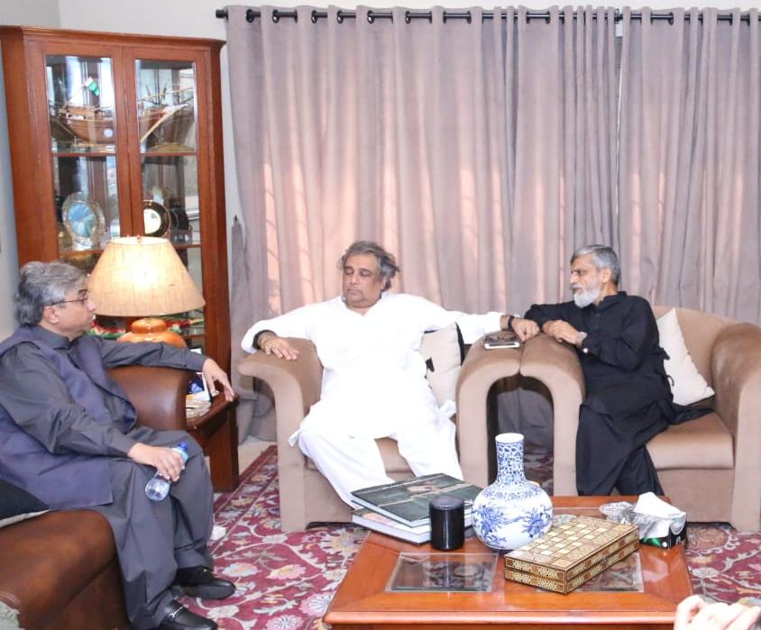 QHAKAMPTI's tweet photo. #EidAlFitr2023 call ons to:

His excellency @PresOfPakistan
@ArifAlvi
President @PTISindhOffice
@AliHZaidiPTI
&amp; Member Provincial Assembly &amp; Elections head PTI Sindh.
@Fsnaqvi

#عيد_الفطر_المبارك https://t.co/Ly236IVeXV