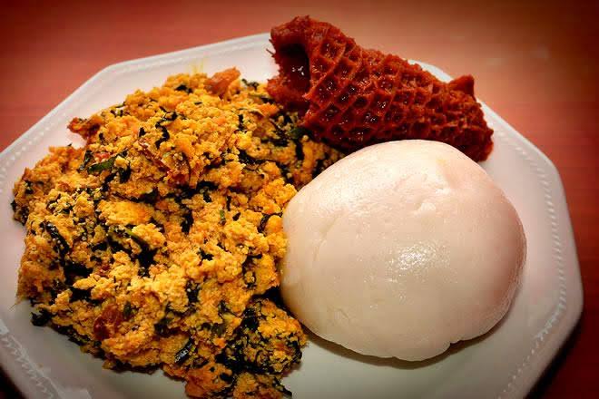 Yorubaness's tweet photo. Like for AMALA &amp; EWEDU
Retweet for IYÁN &amp; EGUSI

Let us Settle this once and for all 🤝 https://t.co/1aMvuJUzkm