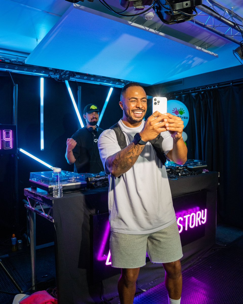 bauermedia's tweet photo. Today is #CashforKidsDay and there's SO much going on to raise money, including:

🕺24 hour raves
🏔️Climbing Mount Snowdon
🧑‍🎤Dressing like popstars
🤩and more!

Here's a round up of everything you need to look out for today: https://t.co/5HCJQ4GEjH @cashforkids https://t.co/tUQH2gD1fJ