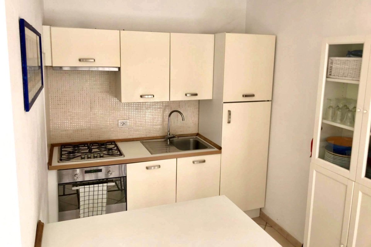 GlobalEstatehub's tweet photo. 🌊🏖️☀️ Looking for a dream home with a stunning #seaview? Check out this renovated 65 sqm apartment for sale in #LaMaddalena, #Italy! Don't miss out on the chance to own a piece of paradise.  #PuntaTegge #ApartmentForSale #BeachLife 
https://t.co/z3KnOJm1pM https://t.co/VPb6KNVUCr