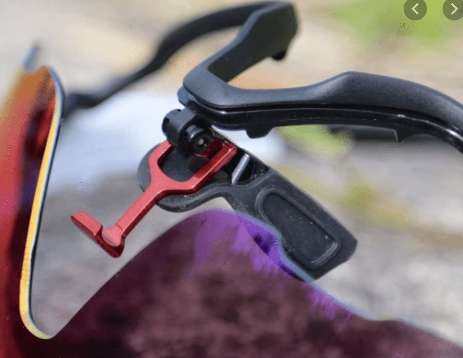 MAVSTweets's tweet photo. Dear @oakley - why oh why do you not provide spare parts for your Jawbreaker frames?? I’m after a replacement clip as shown in the image below… 
In a world where we are trying to reduce our need to discard plastics supplying spare parts will help with this… #cycling https://t.co/Mnj1GyA8CU