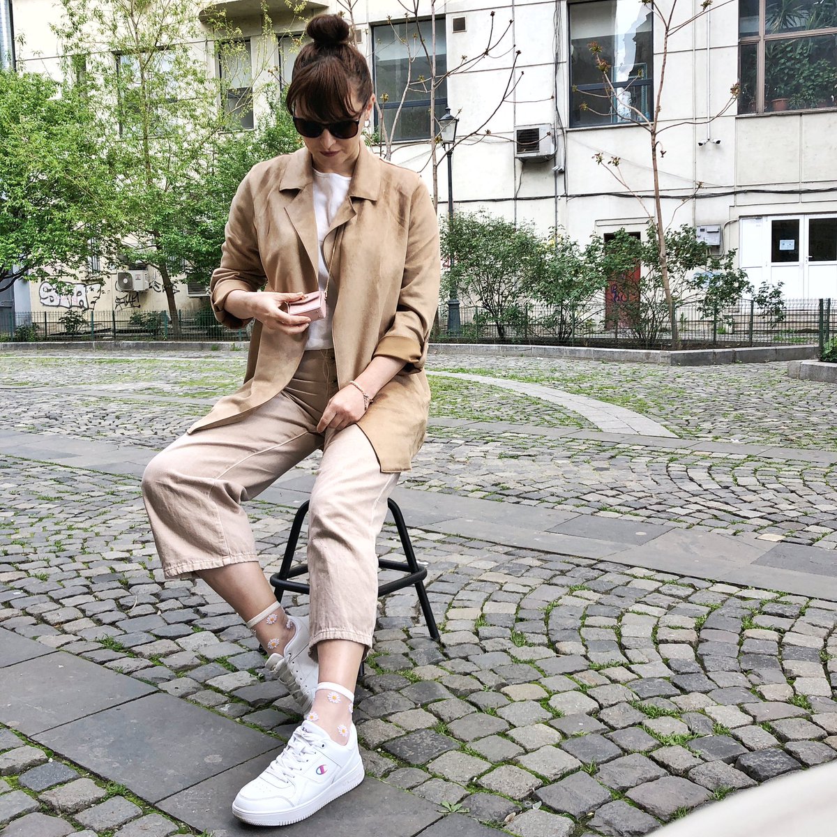 OneGirlFromB's tweet photo. Beige aesthetics! 🤎

Use BBTRALU on https://t.co/sGYUmN8S87 to get 15% off! 🎁

#addictedtobags #beige #beigeaesthetics #BLACKPINKinMexico #Eurovision2023 #sweden #مكافحة_المخدرات https://t.co/kQSIscaZ7c