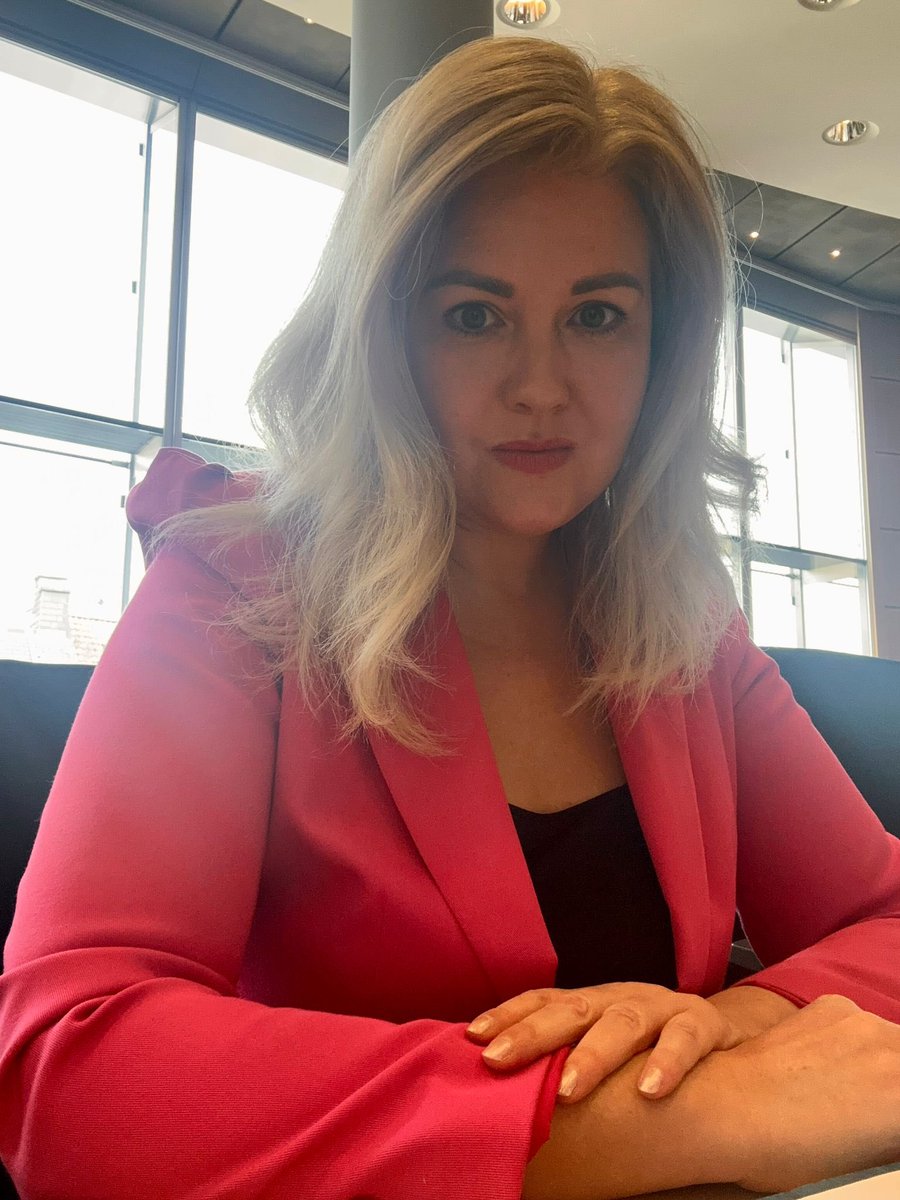 Edina Toth tweet media