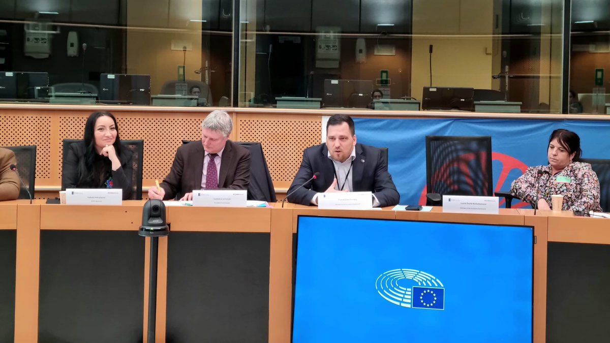 The closing of the event is done by MEP <a href="/TomasZdechovsky/">Tomáš Zdechovský</a>
"My message to the Roma people: think about your candidate in the next #EUelections. Who could represent you best, who can you trust? And then send them here! 

I feel the change is coming."

#RomaWeek2023 #RomaCivilMonitor