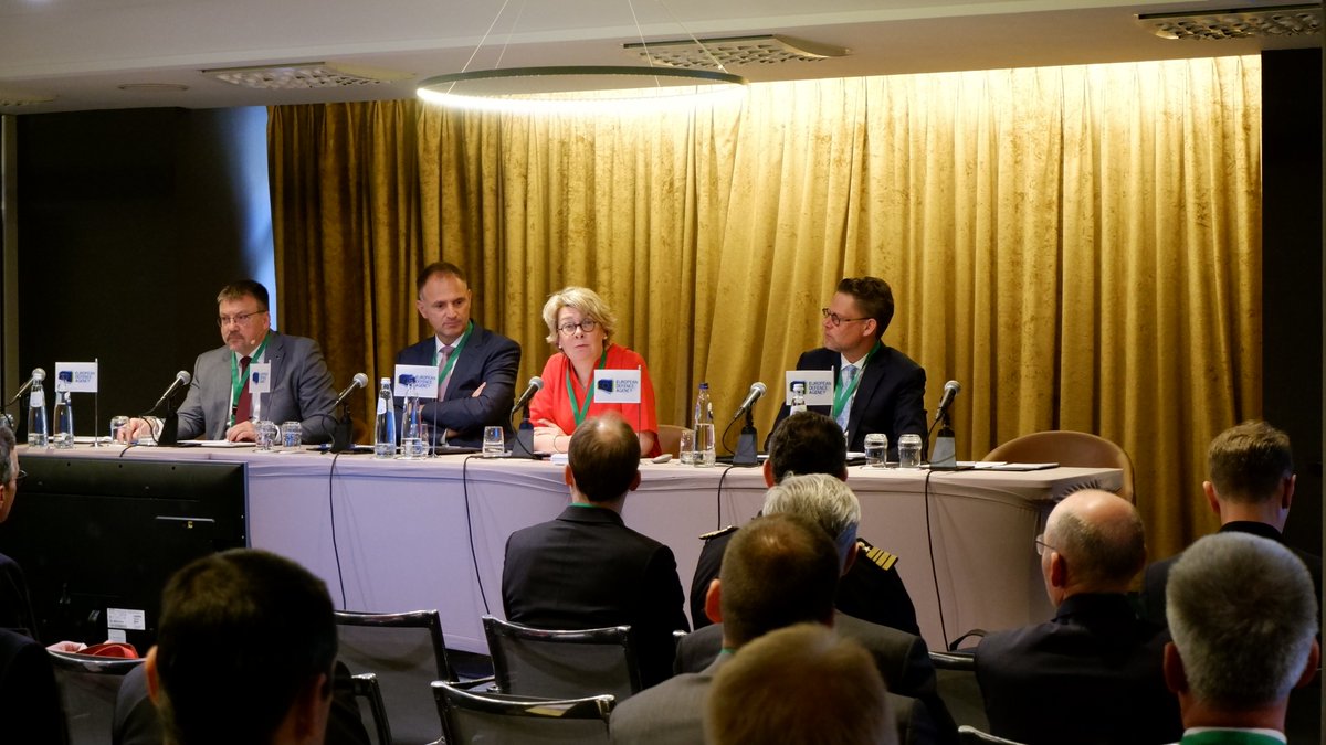 EUDefenceAgency's tweet photo. Isabelle Ryckbost, Sec.Gen of European Sea Ports Organisation @ESPOSecretariat addressed #CMIP23 on
▶️Ports are now crucial #energy hubs with 40% of commodities energy sources growing with #offshore
▶️Protecting ports - must keep a balance between free flow of goods & security https://t.co/vUUr4tvPp8