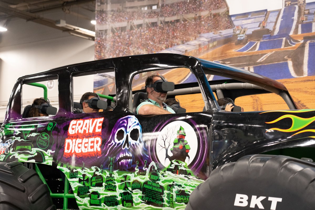 📣 Exciting news! This year's BLE is all set to take attendees on an immersive journey with its theme: Location-Based Experiences (LBE). The theme will be incorporated into a range of visitor features, including LBE-focused keynotes, pavilion, stage and themed show entrances.