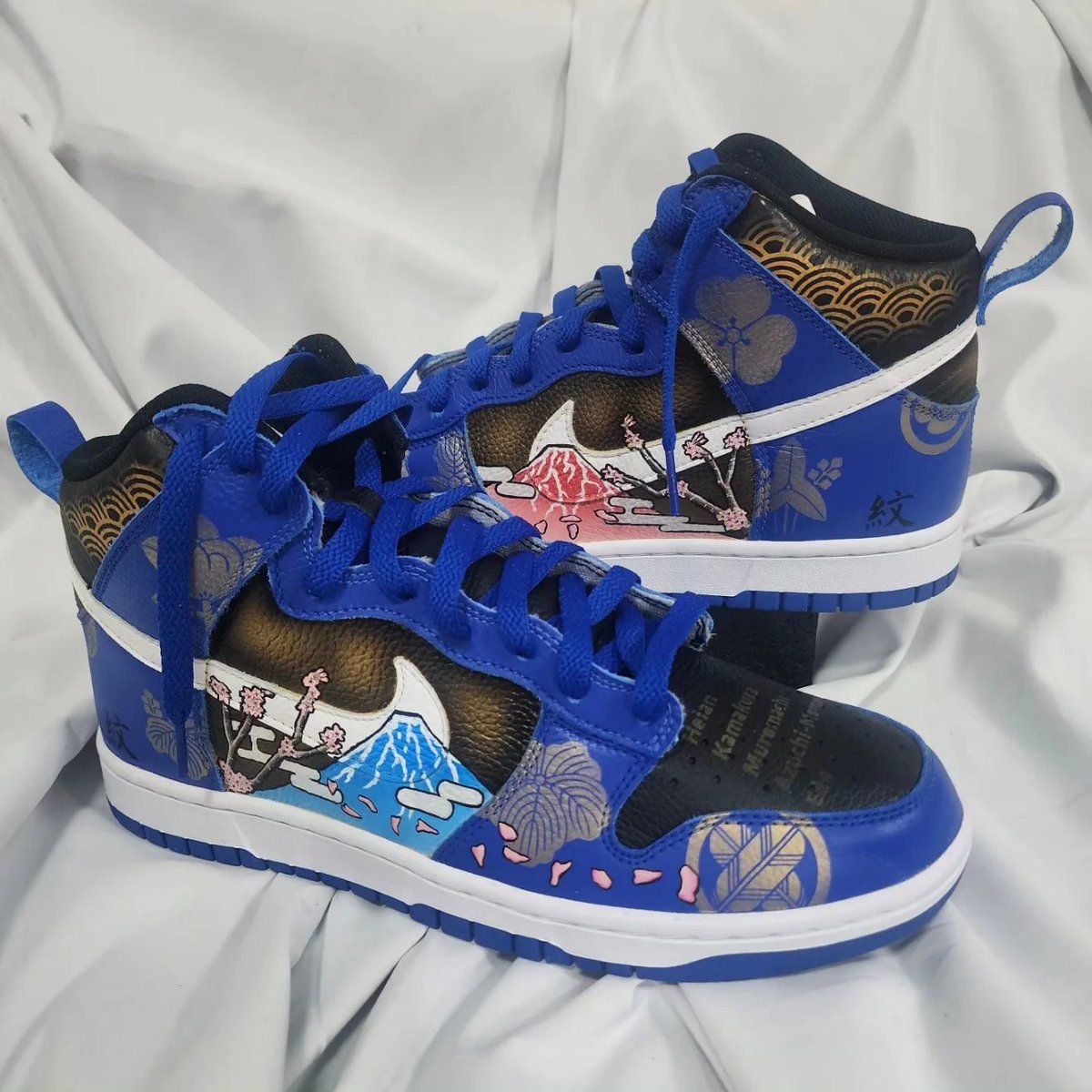 alart_custom's tweet photo. 紋
#ALaRT #アルアート
#NIKE #AIRFORCE1 #DUNK #AIRJORDAN
#カスタムペイントスニーカー #スニーカーペイント #スニーカーカスタム #カスタムスニーカー
#customkicks #sneakerspaint #sneakercustoms #streetfashion https://t.co/QVaN0BTzjq