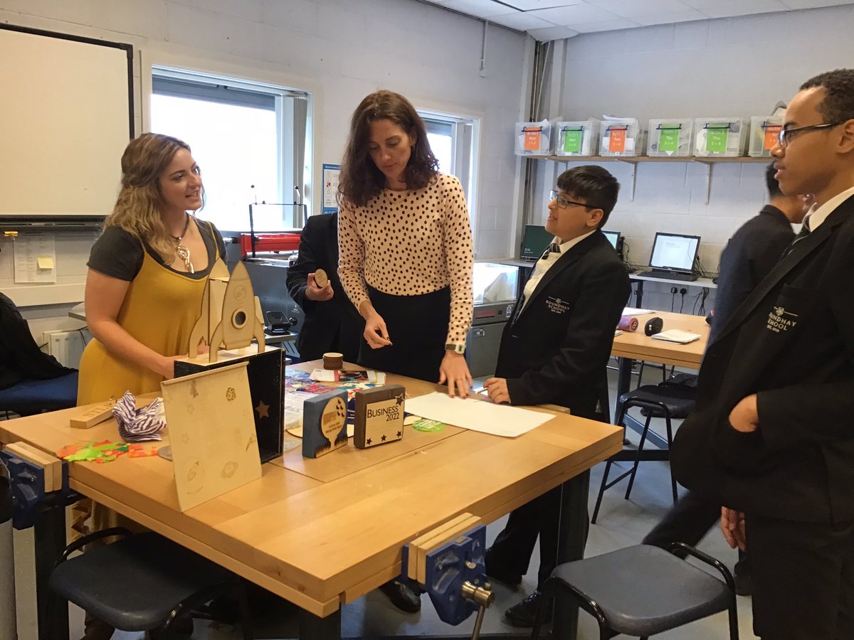 RSch_DesignTech's tweet image. Exciting to invite local designer maker @JustLovett_UK into school to talk to year 9 DT Arts Awards students about setting up and running your own design business. They all got a great insight into how the skills they’re learning can be linked to industry #DTdesign #localbespoke