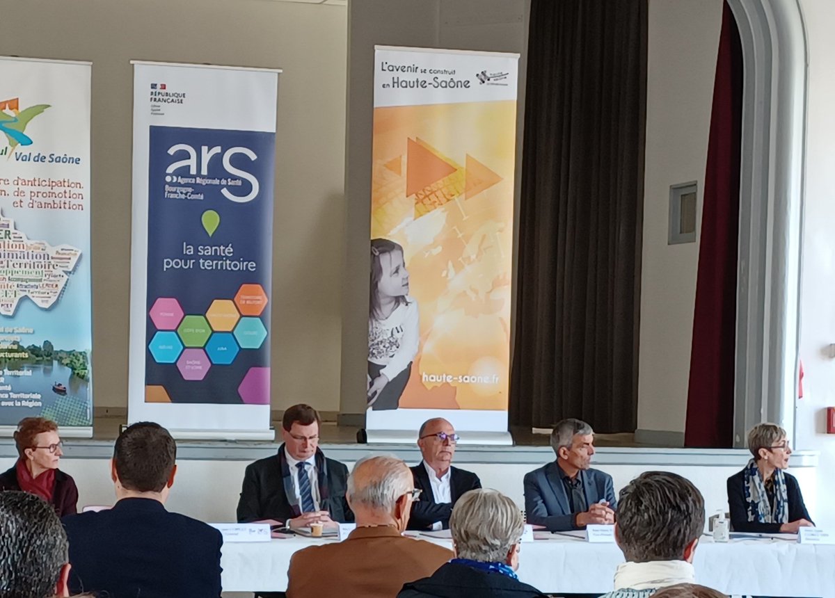 MlouCarbayo_Mut's tweet photo. #mutualitebourgognefranchecomte . Signature du CLS Vesoul Val De Saône ce matin à Jussey en présence d'une large représentation institutionnelle.#arsbfc, #pvvs , la #MFBFC est partenaire avec des actions santé environnement. https://t.co/bKgvz2PX9D