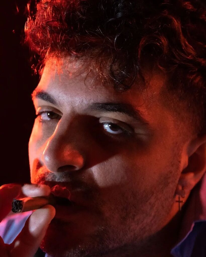 Hey ragazzi e ragazze!

Siete pronti per il nuovo album di @iosonofreeo? Il giovane artista calabrese sta lavorando duramente per presentarvi il suo primo album ufficiale, che promette di essere un vero capolavoro!

Non perdete l'occasione di ascoltare l… instagr.am/p/CriWxOPNboO/