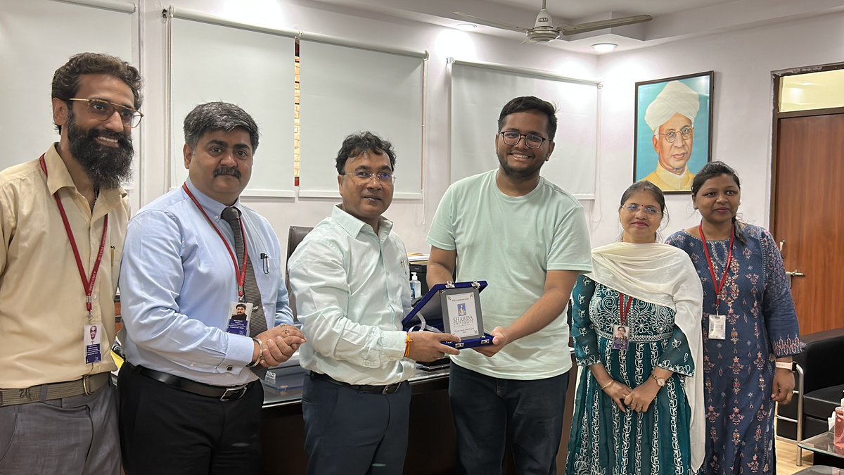 Techhub_su's tweet photo. From an inspiring keynote address to engaging discussions, Career Debugging was an event to remember ! 🤩
We were honoured to have Mr. Arsh Goyal(@arsh_goyal) at our esteemed speaker , sharing his valuable insights on career development.
#careerdebugging
#motivational 
#collage https://t.co/HpW8JS83HB