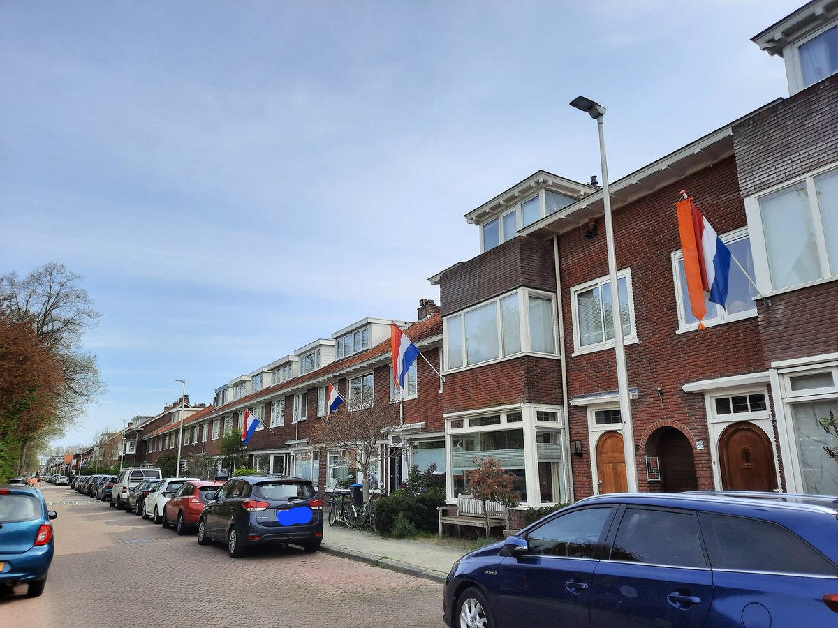 Oude en nieuwe vlaggen aan de Julianaweg! #Koningsdag2023