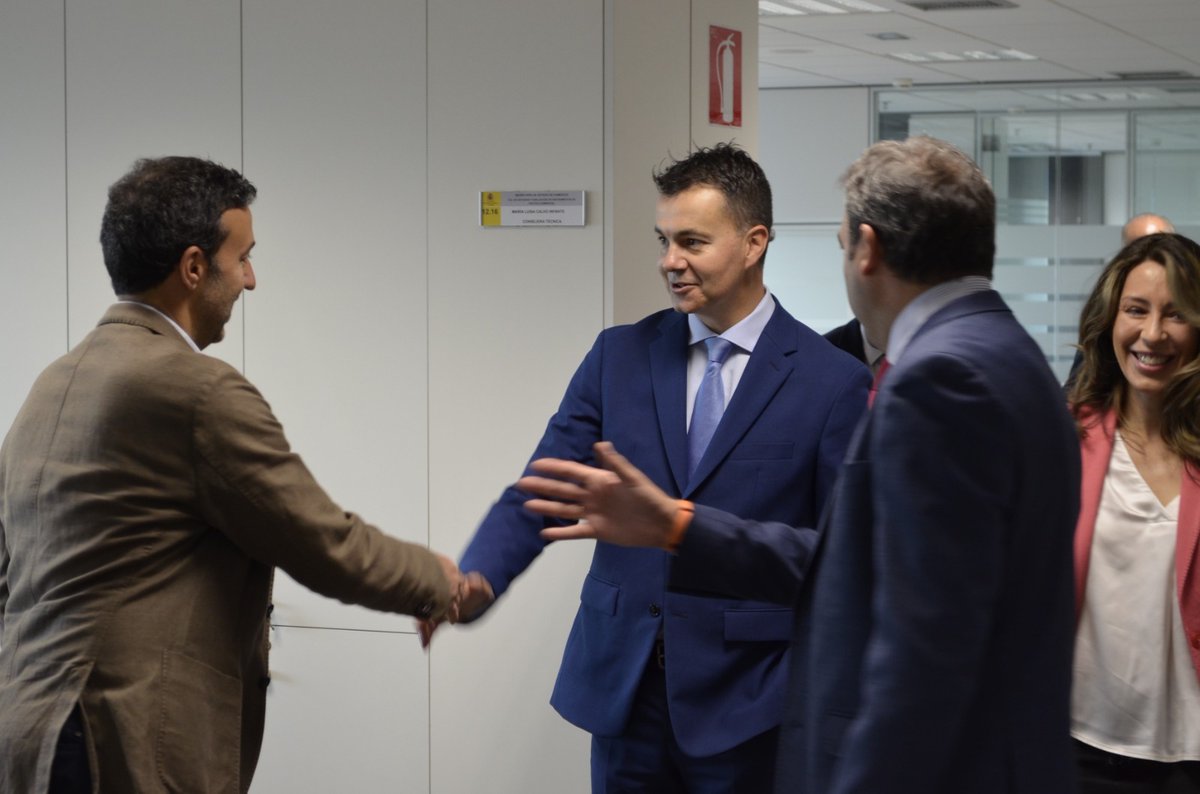 El ministro <a href="/hectorgomezh/">Héctor Gómez</a> ha agradecido a todo el equipo de <a href="/SE_Comercio/">Secretaría de Estado de Comercio</a>, junto a Xiana Méndez, la inmensa labor que desde Comercio se está realizando para impulsar la economía con ambición dentro y fuera de España.