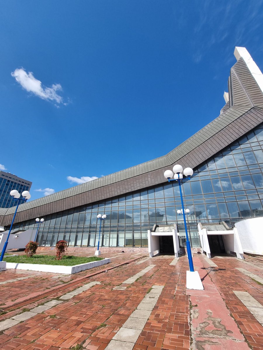 ICKosovo's tweet image. Our office for today 📍 Youth Centre ❤️ Celebrating Girls in ICT with female founders, startups, engineers, and guests. Good weather 🌞 inspirational community. Visit us until 9pm! @gitkosovo @KPrishtines #VajzatnëTIK23 #Prishtina