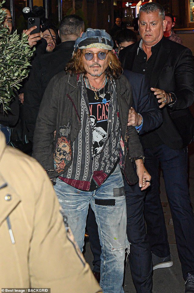 JohnnyDeppLoveo's tweet photo. Johnny last night in Paris! 
Credit to the owner. https://t.co/3VFwuvC3MO