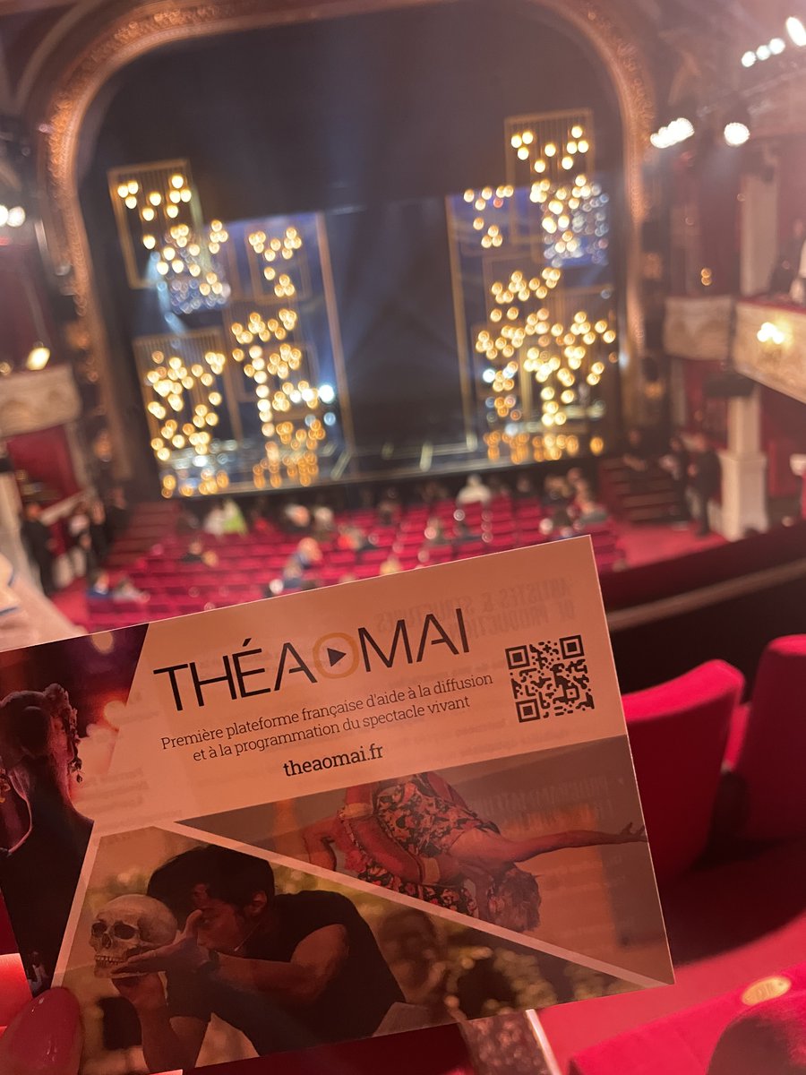 theaomai_'s tweet photo. 🎭 Théaomai participait lundi soir à la 34 ème nuit des Molières au Theatre de Paris.  À l'intérieur du très beau sac remis à l'ensemble des participants, le programme de la cérémonie avec la liste des nominés et un seul et unique flyer : celui de théaomai !

#nuitdesmolieres https://t.co/OlisdMU3lk