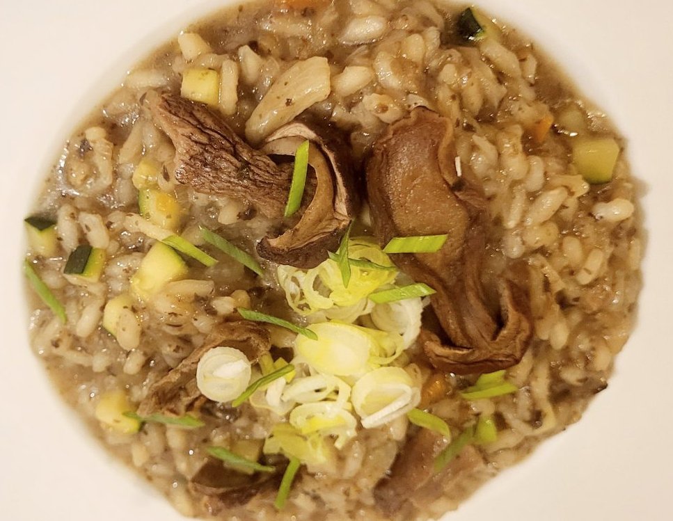 A stunning #Coronation inspired #risotto on the pass today from our friend <a href="/JamesLarkins1/">James Larkins</a>, National Development Chef for <a href="/ChartwellsInd/">Chartwells Independent</a>; stunning as always. 
Recipe here.. risogallo.co.uk/porcini-miso-r… - enjoy! <a href="/RisoGalloUK/">RisoGalloUK</a> <a href="/masterchefsgb/">Master Chefs of Great Britain</a> <a href="/Craft_Guild/">Craft Guild of Chefs</a> @essentialcuisin <a href="/chefpublishing/">Chef & Restaurant Magazine</a>