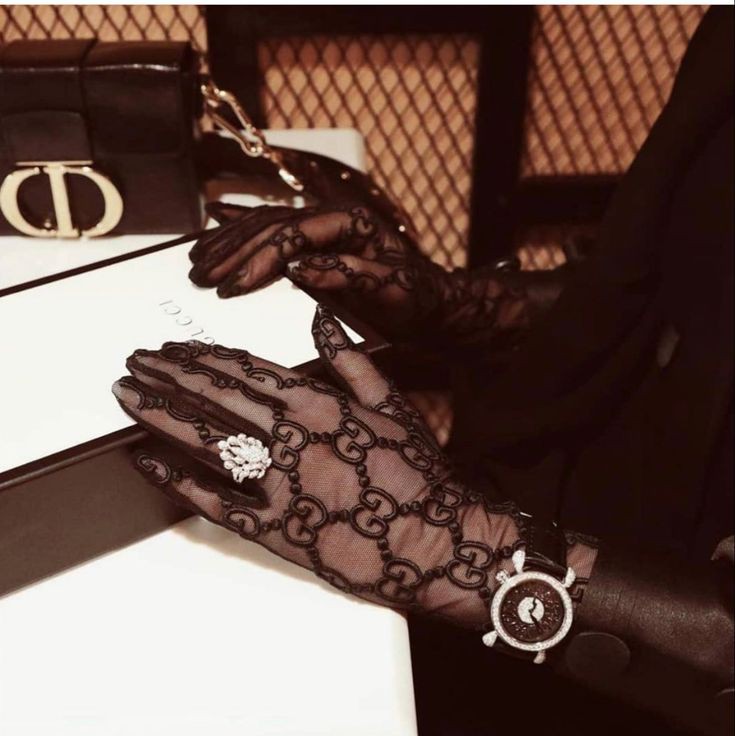 Silkq_'s tweet photo. ❝ คุณเคยบอกว่าชอบตอนฉันใส่ส้นสูงนี่คะ แล้วทำไมถึงทำหน้าแบบนั้นตอนมันเหยียบอยู่บนอกคุณล่ะ  ❞

 𝐍𝐂 𝐎𝐍𝐋𝐘  with 𝒀𝒐𝒖𝒓 𝑴𝒂𝒅𝒂𝒎🌹

°` 20:30 - 22:30 '°

¬° มาดามร้านเพชรเอาคืนผู้ช่วยส่วนตัวจอมบงการ ¬°

💎👠@naiaekclub_ ✨ https://t.co/fB8cupriY0