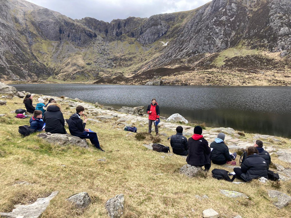 OSH_SCH's tweet image. Our A level #geography students have had a great few days doing #fieldwork in Wales 😎 They’ve studied glacial landscapes in Snowdonia for Physical Geography, and Human Geography in Conwy 
#alevel #osh @osh_parents @OSH6th @GoodSchoolsUK @BSAboarding #snowdonia #conwy