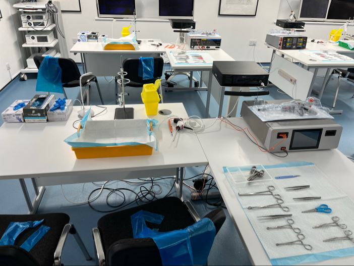 BOWAMEDICALUK's tweet photo. We are ready to host the #GBIHPBA Fundamentals of #LiverSurgery Course today and look forward to facilitating the hands-on sessions this afternoon:

🙌 Wedge Resection + Open Cholecystectomy

🙌 Hepaticojejunostomy

@roux_group @Augishealth #HPB #LaparoscopicLiver @GBIHPBAnews https://t.co/k3qBS0rGjG