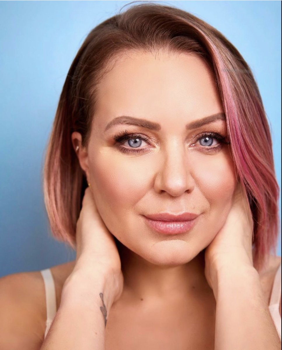 harleystskin's tweet photo. Actress Rita Simons talks about her Cinderella lift in her latest press interview on her return to Eastenders

https://t.co/bhMjVvnxhQ https://t.co/RQIg0Q6JRM