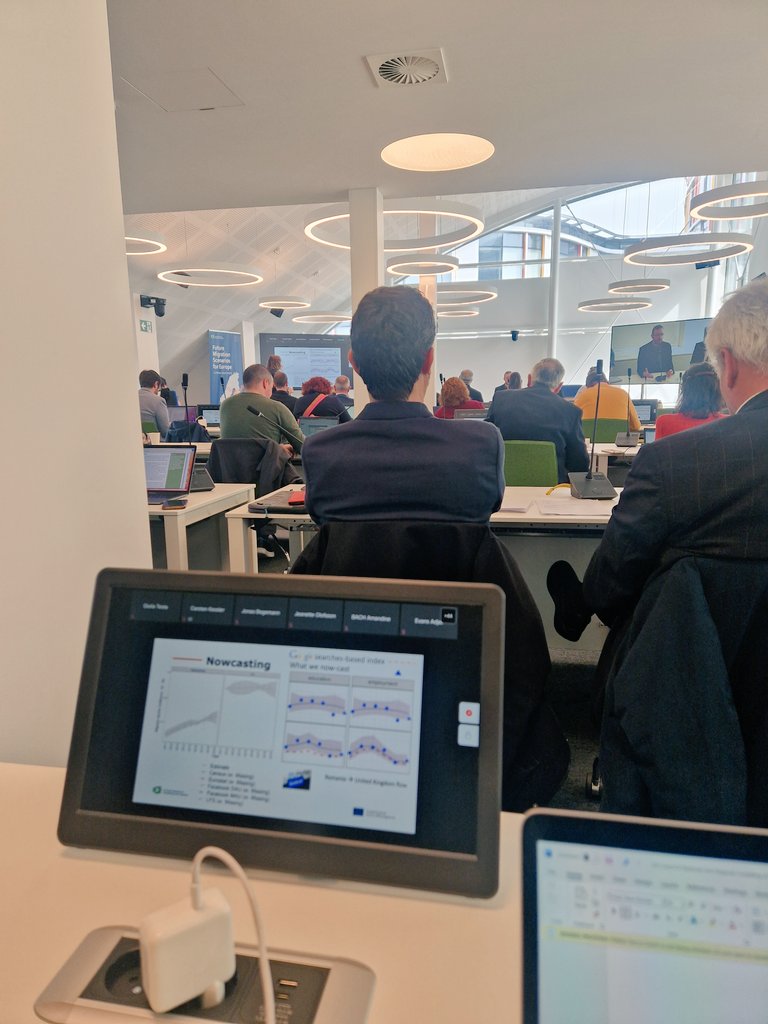 🇪🇺 Arkadiusz Wisniowski presenting our nowcasting model at European Parliament 🤓 @Europarl_EN