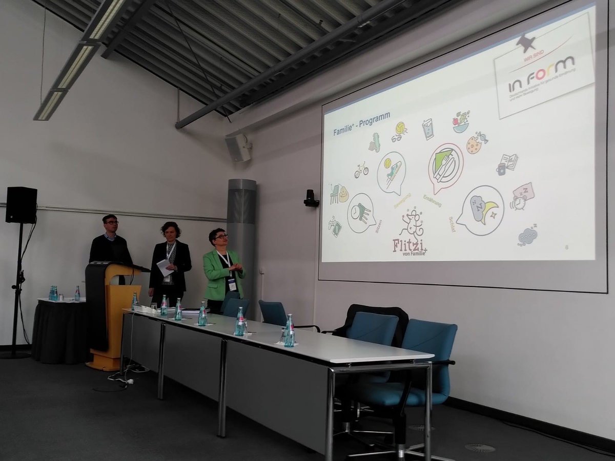 peb_online's tweet photo. Unser Projekt Familie+ ist heute zu Gast auf dem @bvoegd-Kongress mit einem Input zu „Präventionsmaßnahmen implementieren – Chancen und Herausforderungen der Zusammenarbeit zwischen Wissenschaft und Praxis. Ein- und Ausblicke aus dem Projekt Familie+.“ 
https://t.co/VoBorq1rGN https://t.co/XZKcLjLVtr