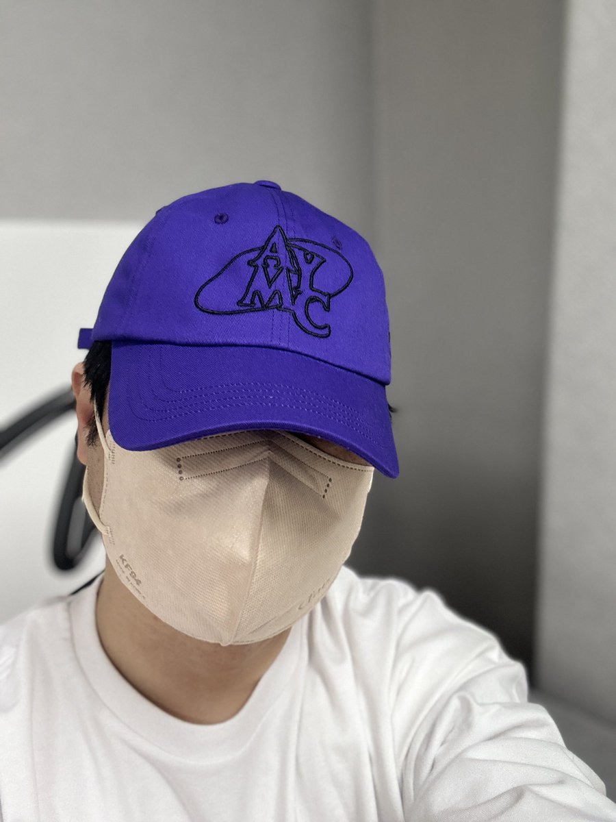 parker5_'s tweet photo. 꺄!!!!! 야망이벤트 당첨으로 받은 티셔츠와 모자🤭
같이 유락스터디하면서부터 호랑님의 야망스토리를 읽으며 공감도 하고, 자극도 받았는데 이렇게 그 야망을 이루어가는 모습을 보며 마음 깊이 응원하게 된다!! 호랑님 화이팅!! 야망🤟
@_thegreattiger_ @yahhhhmang https://t.co/TWewhKIcdk