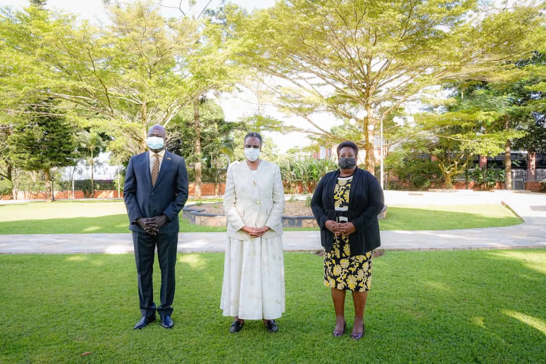 I had pleasure to brief H.E 1st Lady, Ayen Mayardit on South Sudanese activities in UG &amp; Rwanda. I also briefed her on embassy's  prep for  40th SPLM/A anniv.  Finally, I extended rgds from H.E 1st  Lady of Ug. Hon Janet M. <a href="/SouthSudanGov/">South Sudan Government</a> #SSOT #SouthSudan